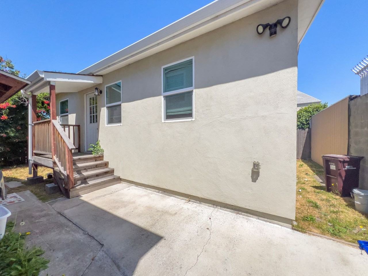 1833 108th Ave #1835 - Photo 2 of 14