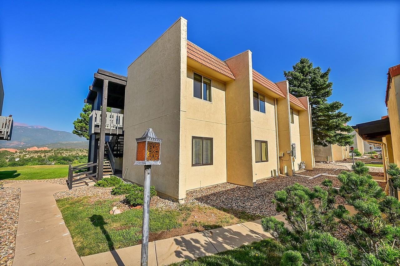 1058 Fontmore Rd #C - Photo 3 of 21