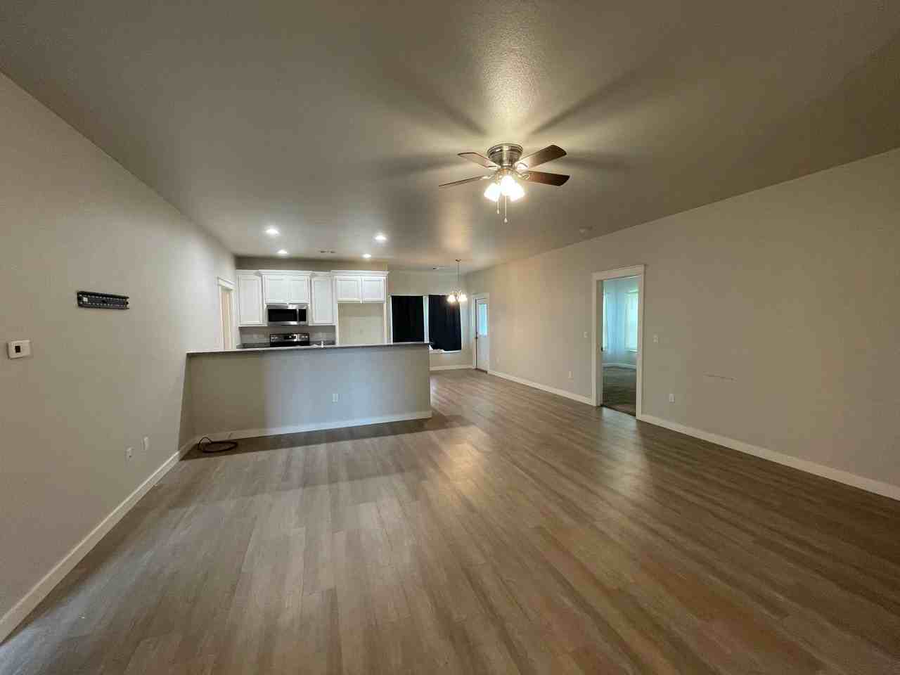 396 Western Hills Dr - Photo 2 of 8