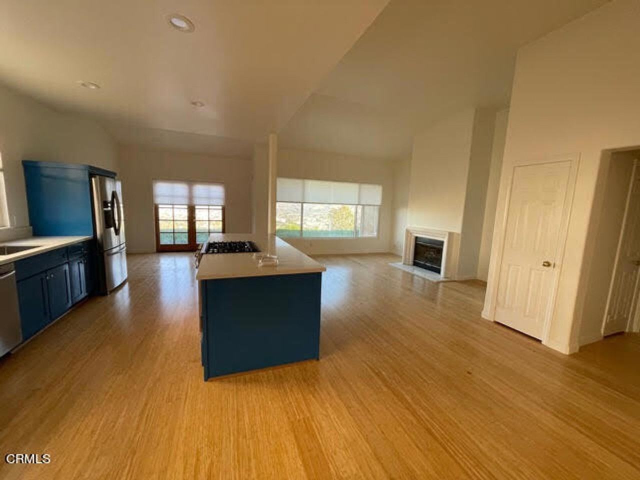 972 Monterey Pl - Photo 2 of 9