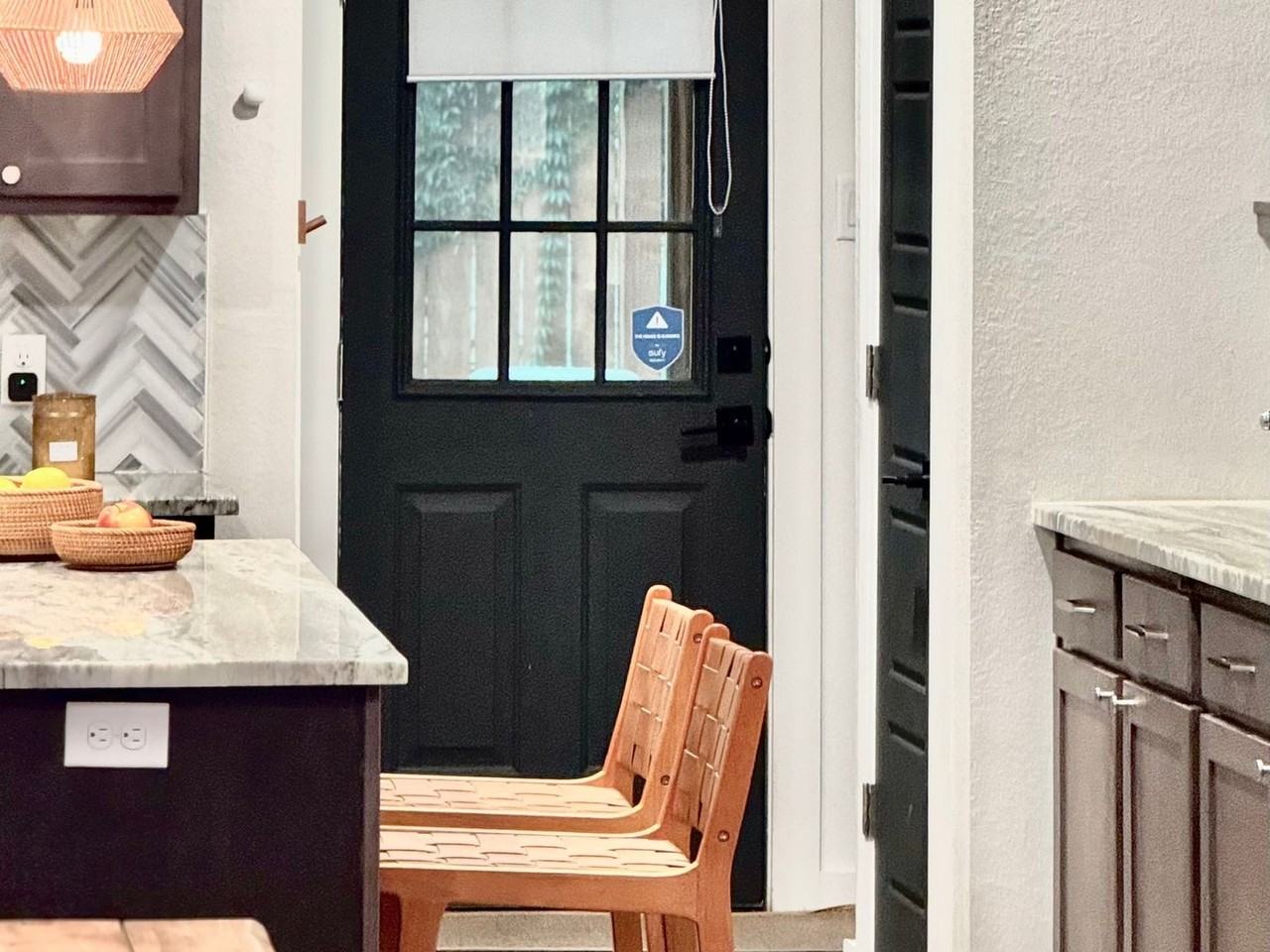 607 Dawson St - Photo 3 of 29