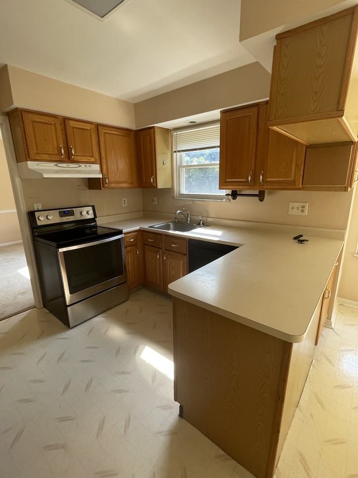 9589 Linfield Dr #NA - Photo 2 of 15