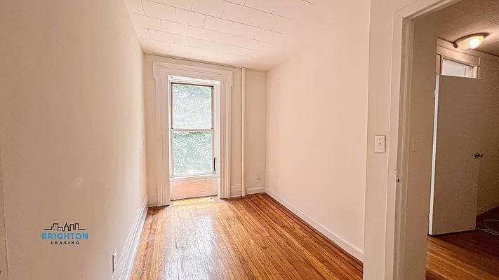 118 East 31st Street #3R - Photo 4 of 9