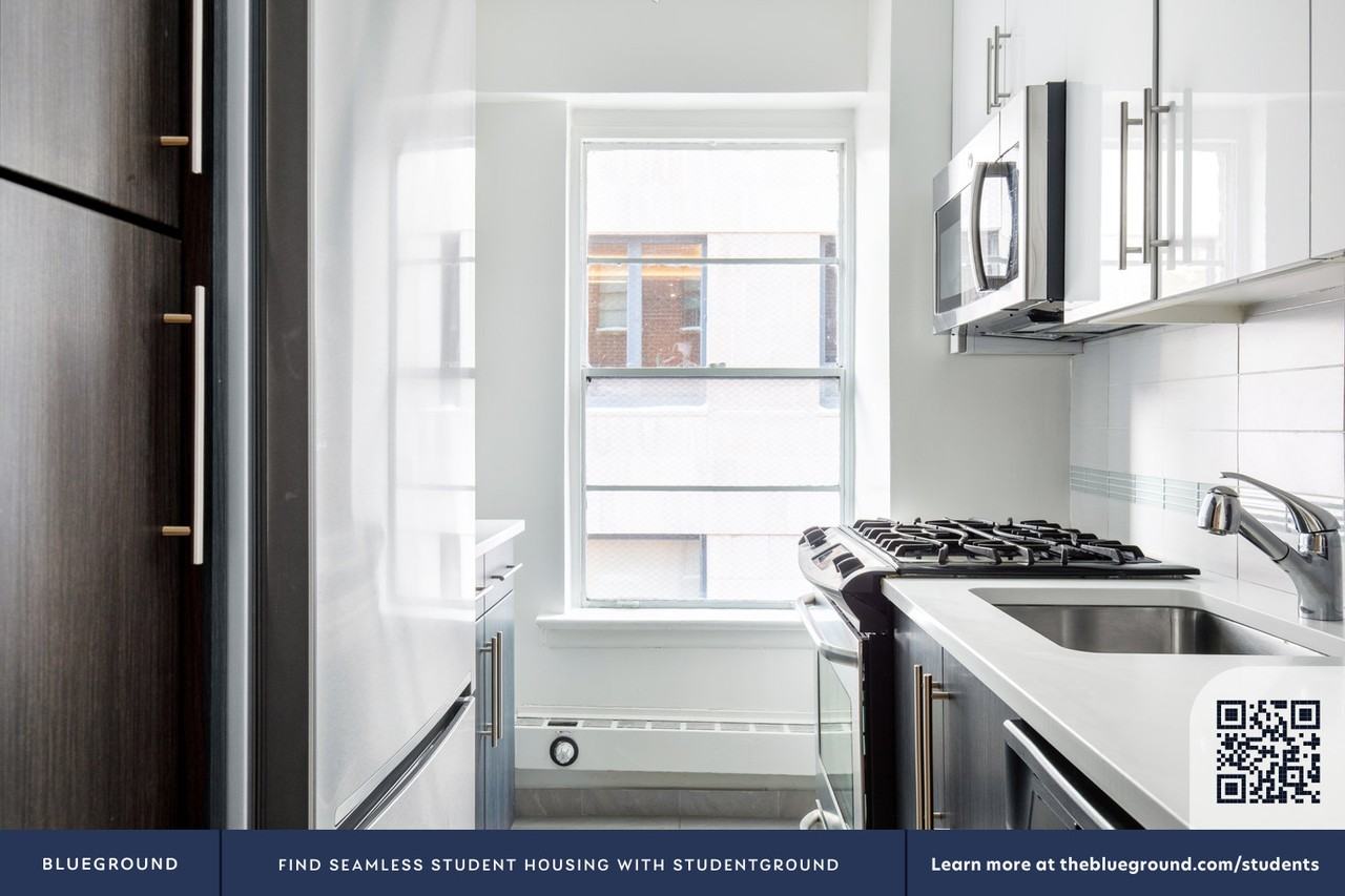 300 East 51st Street - Photo 7 of 26