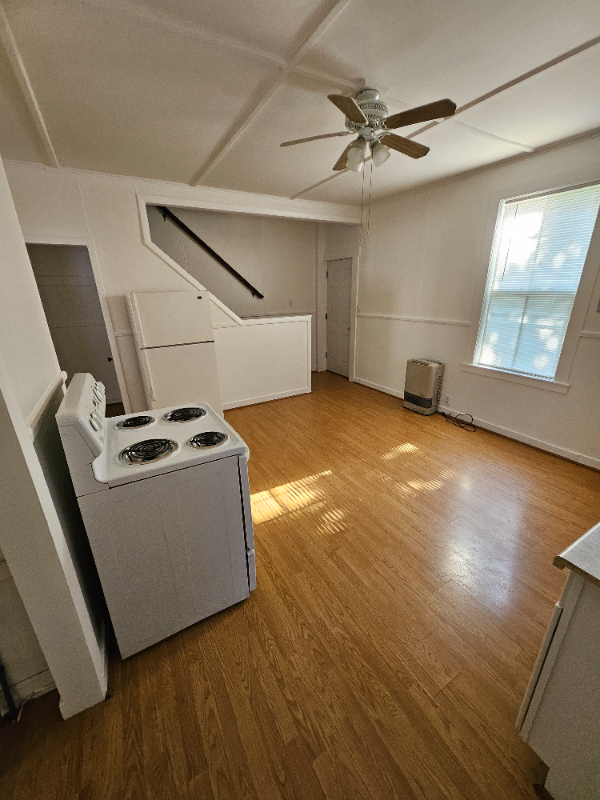 12 Lasalle St #B - Photo 2 of 11