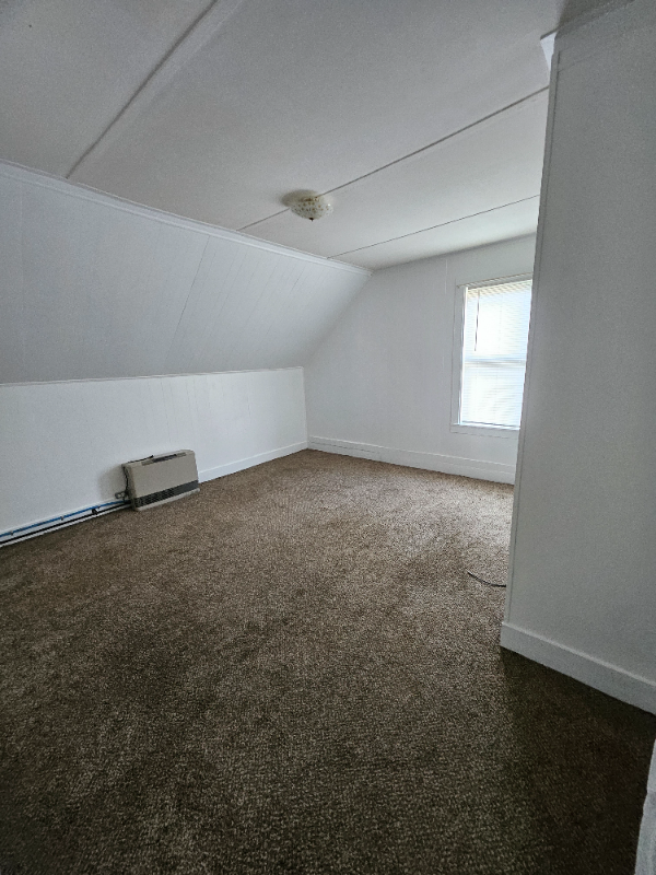 12 Lasalle St #B - Photo 3 of 11