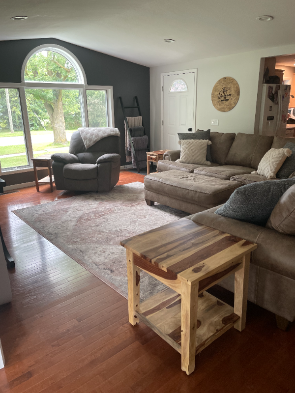 121 W Hazel St - Photo 2 of 8