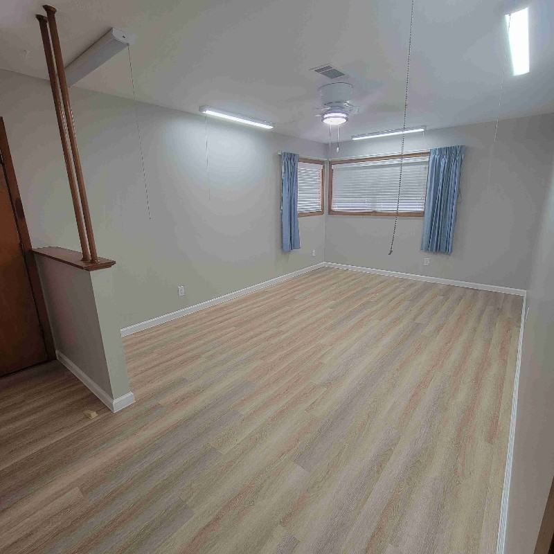 706 Mark St - Photo 3 of 12