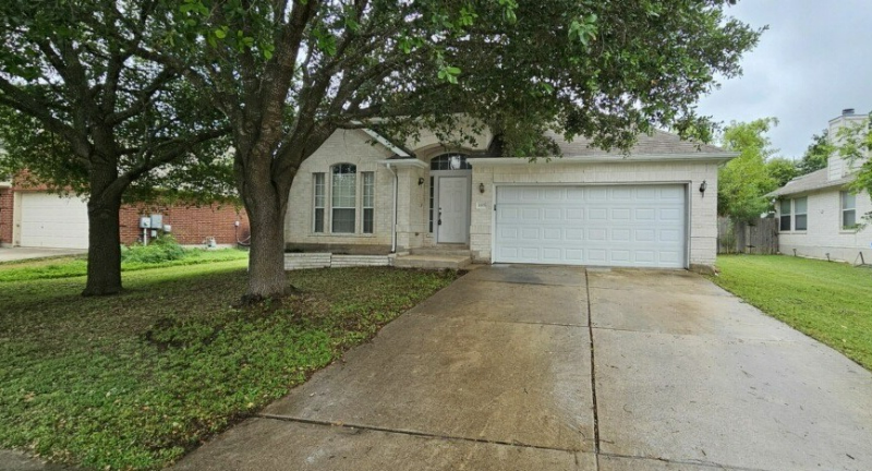 1115 Glendalough Dr - Photo 2 of 14