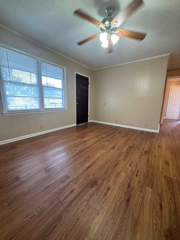 1022 Donald Avenue - Photo 3 of 11