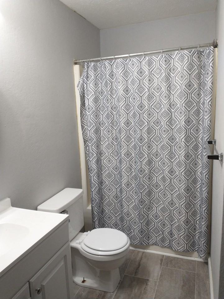 Andover Court Apartments - Photo 3 of 33