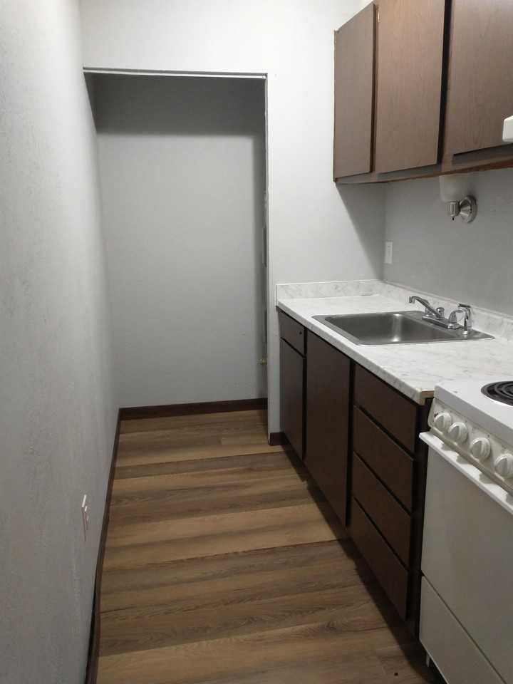 Andover Court Apartments - Photo 6 of 33