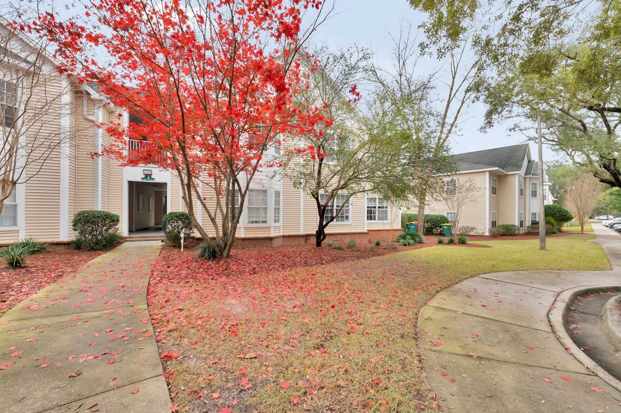 1501 Partin Drive North - Photo 3 of 24