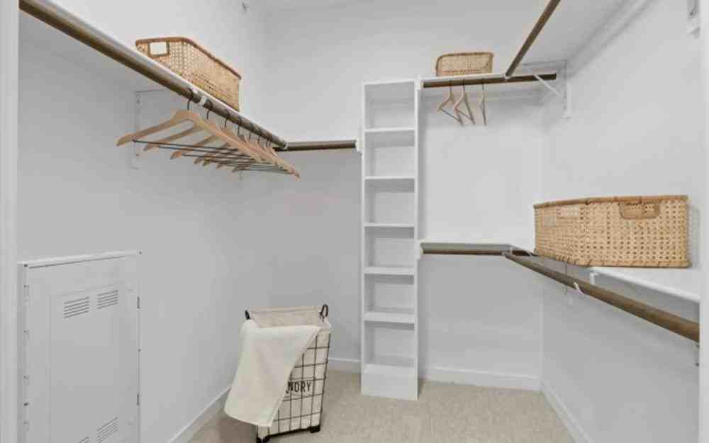 6900 South Interstate 35 - Photo 2 of 10