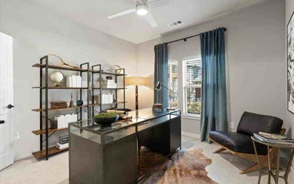 6900 South Interstate 35 - Photo 7 of 10