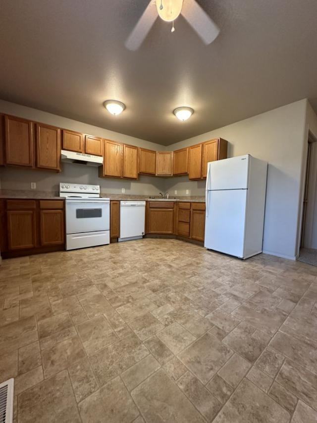 520 Woodland Ave - Photo 3 of 9
