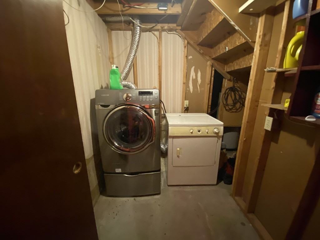 1556 Redwood Dr #2 - Photo 5 of 5