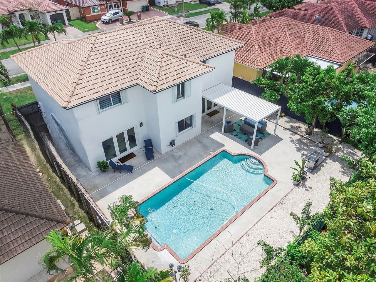 14279 Sw 166th St - Photo 2 of 8