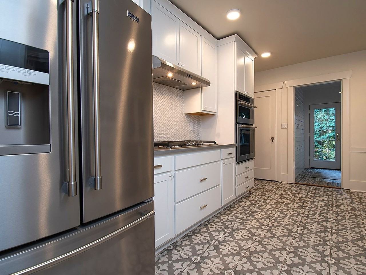 1719 N 128th St - Photo 6 of 35