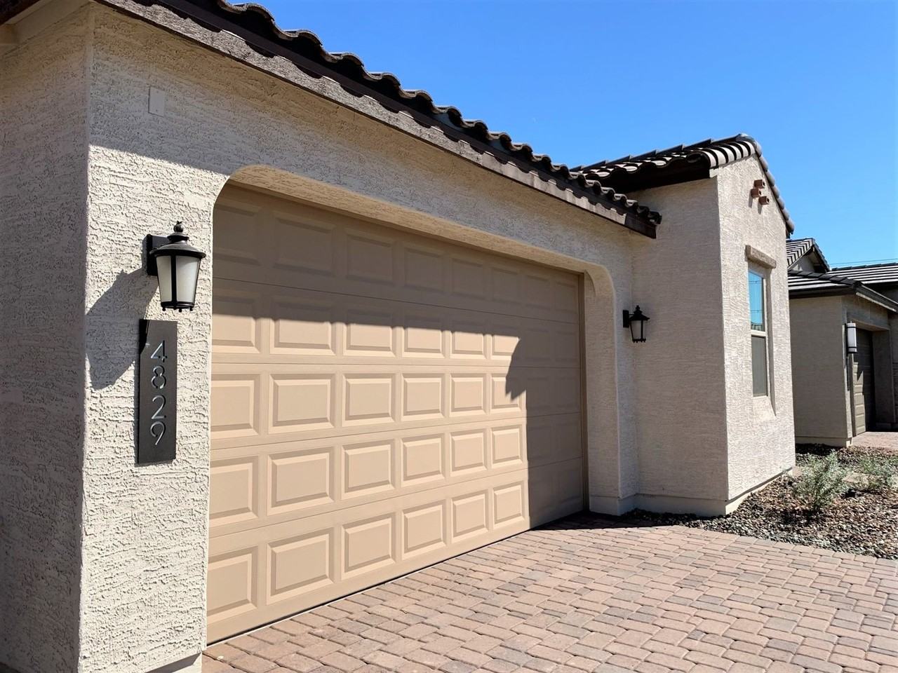 4829 S 117th Dr - Photo 2 of 50