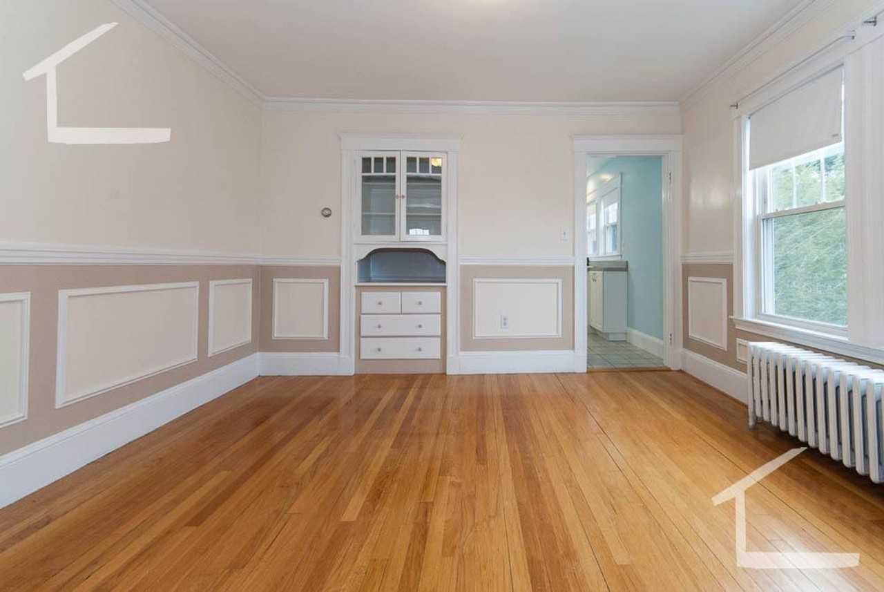 68 Union St - Photo 2 of 12