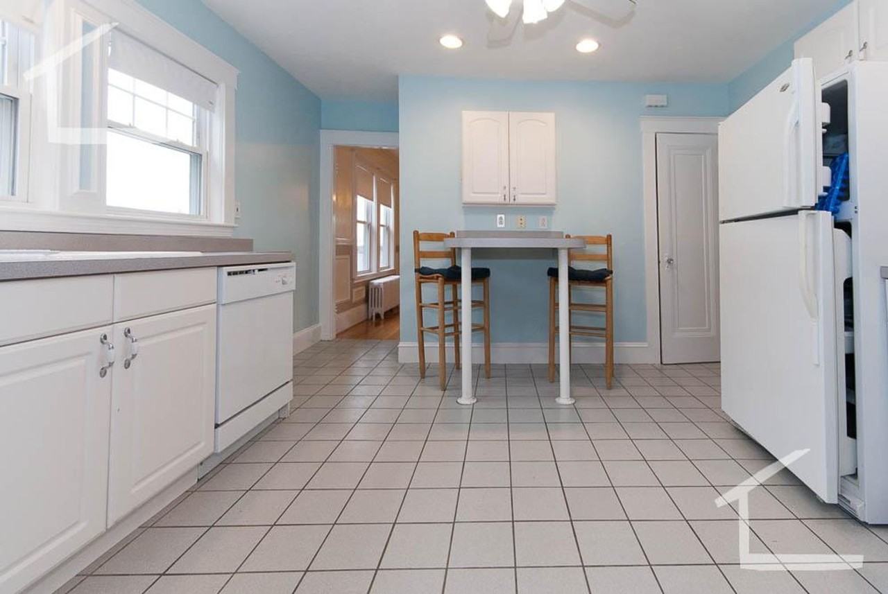 68 Union St - Photo 7 of 12