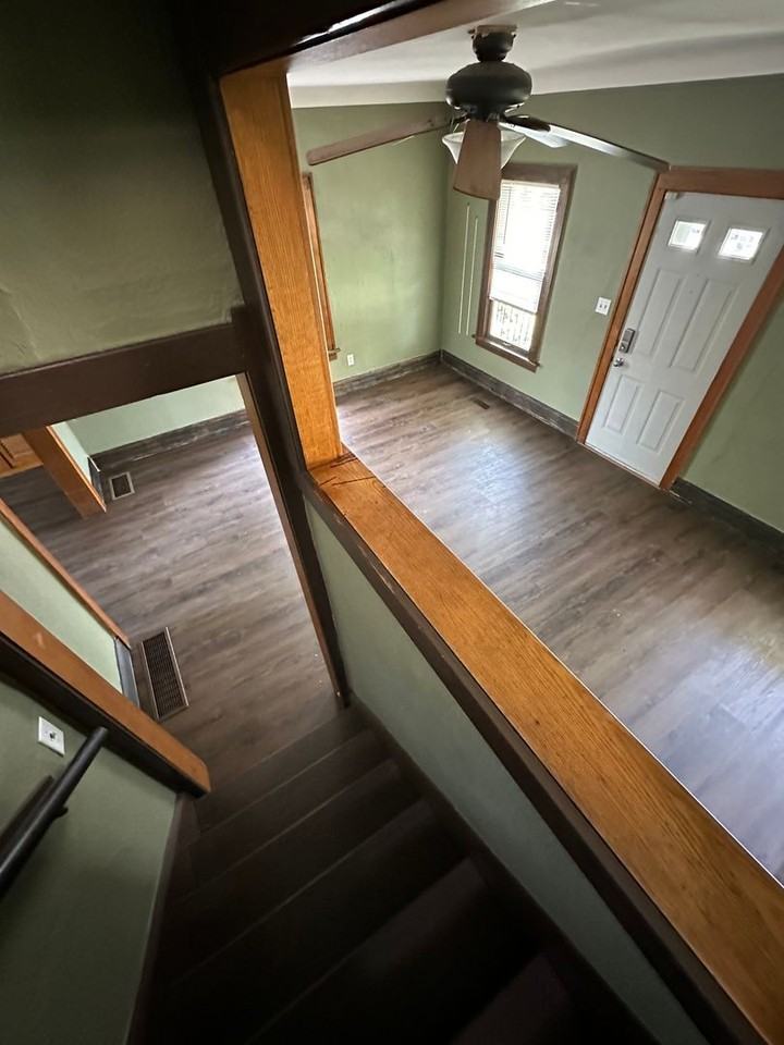 523 Nicholas St - Photo 7 of 11