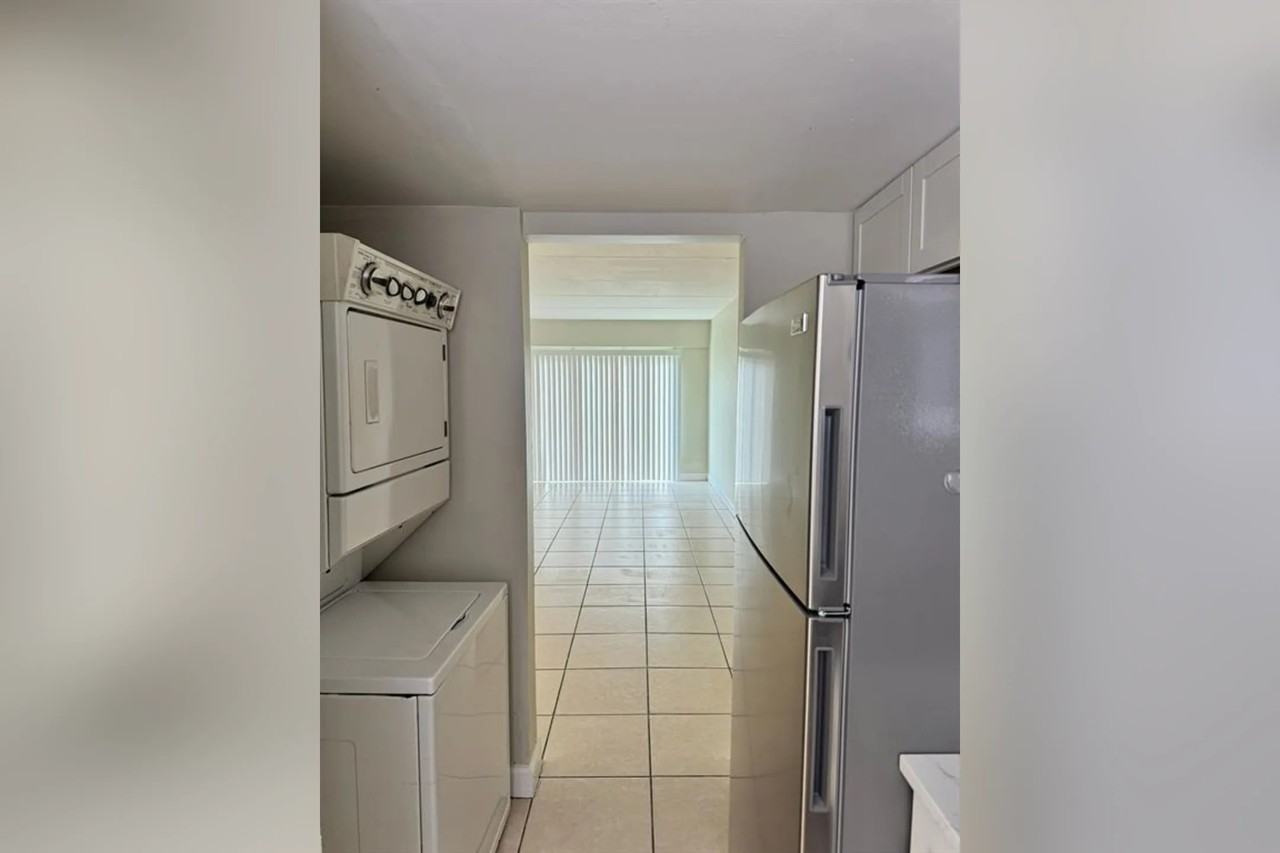 1501 Crescent Cir - Photo 3 of 17