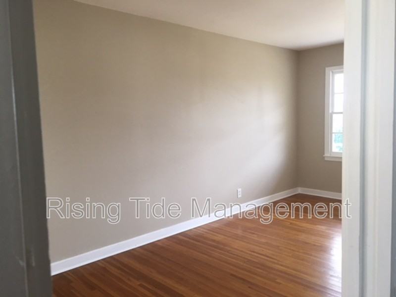 1004 N Highland Dr - Photo 3 of 7