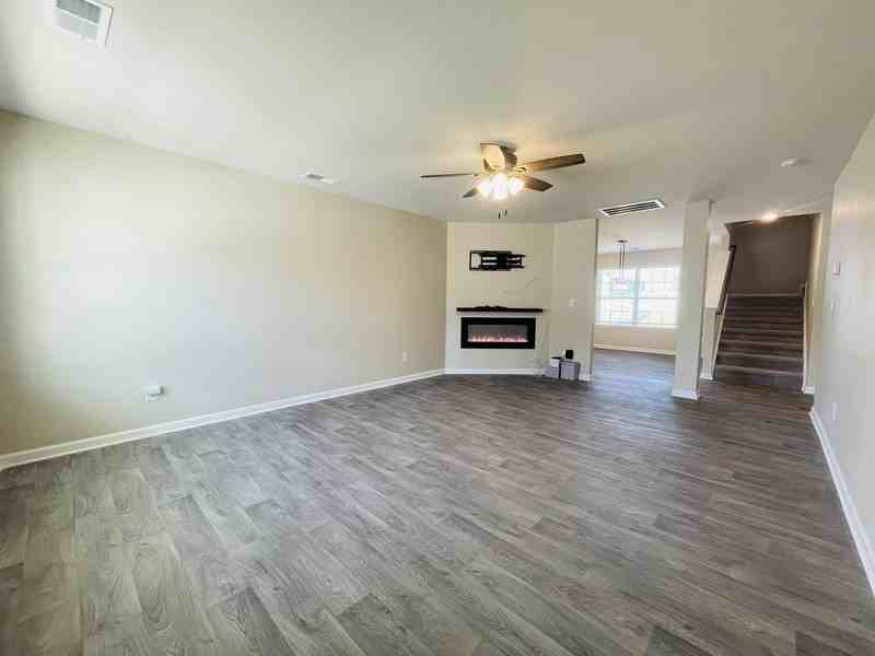 2030 Greenbrook Trl - Photo 3 of 32