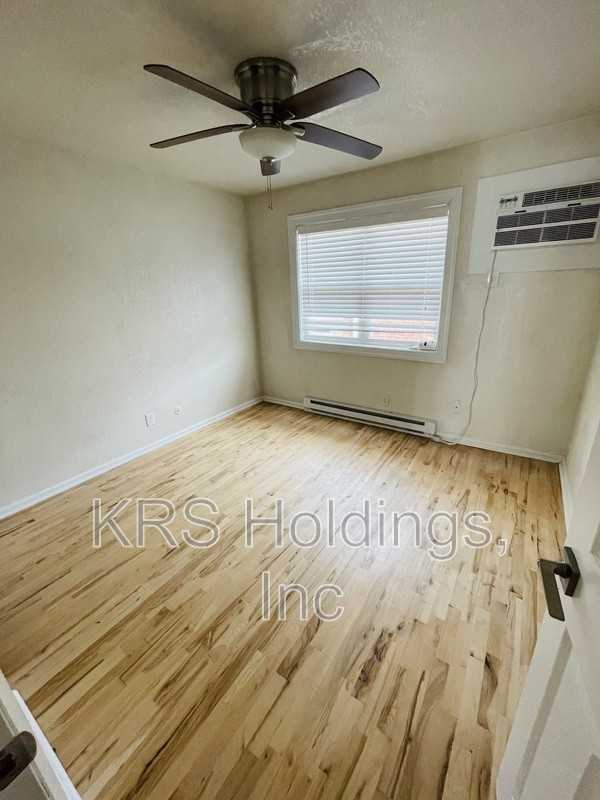 946 W Ocean View Ave #18 - Photo 2 of 11