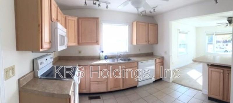14 Curtis Dr - Photo 5 of 7