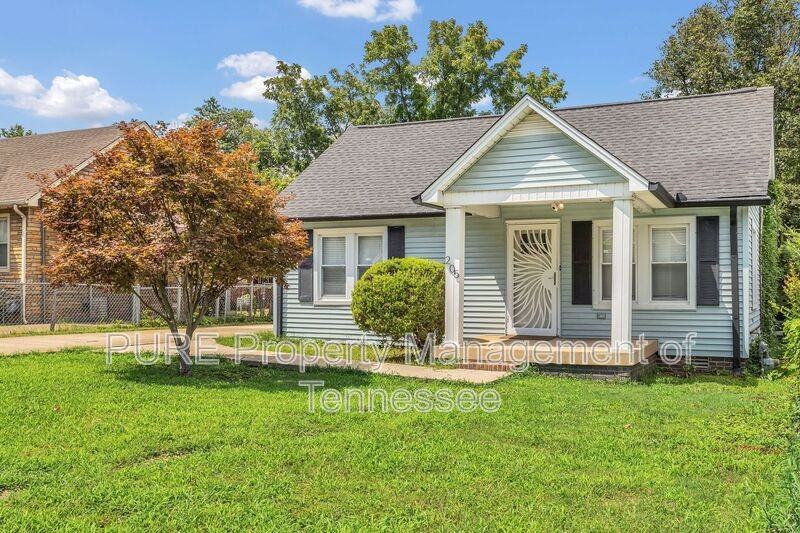 205 Raymond St - Photo 2 of 20