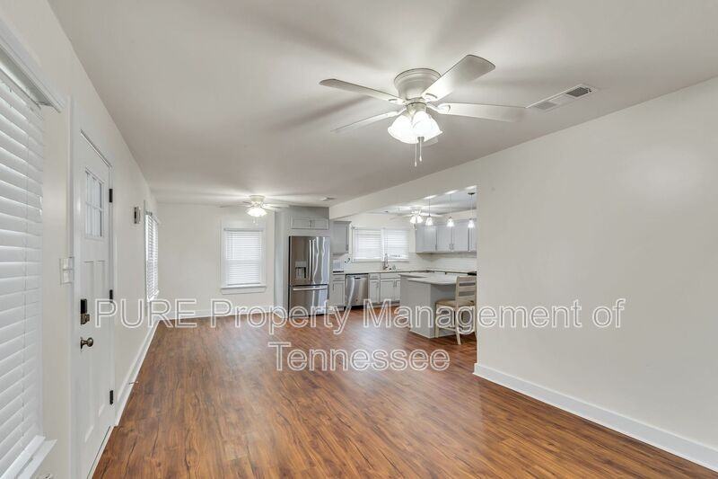 205 Raymond St - Photo 3 of 20