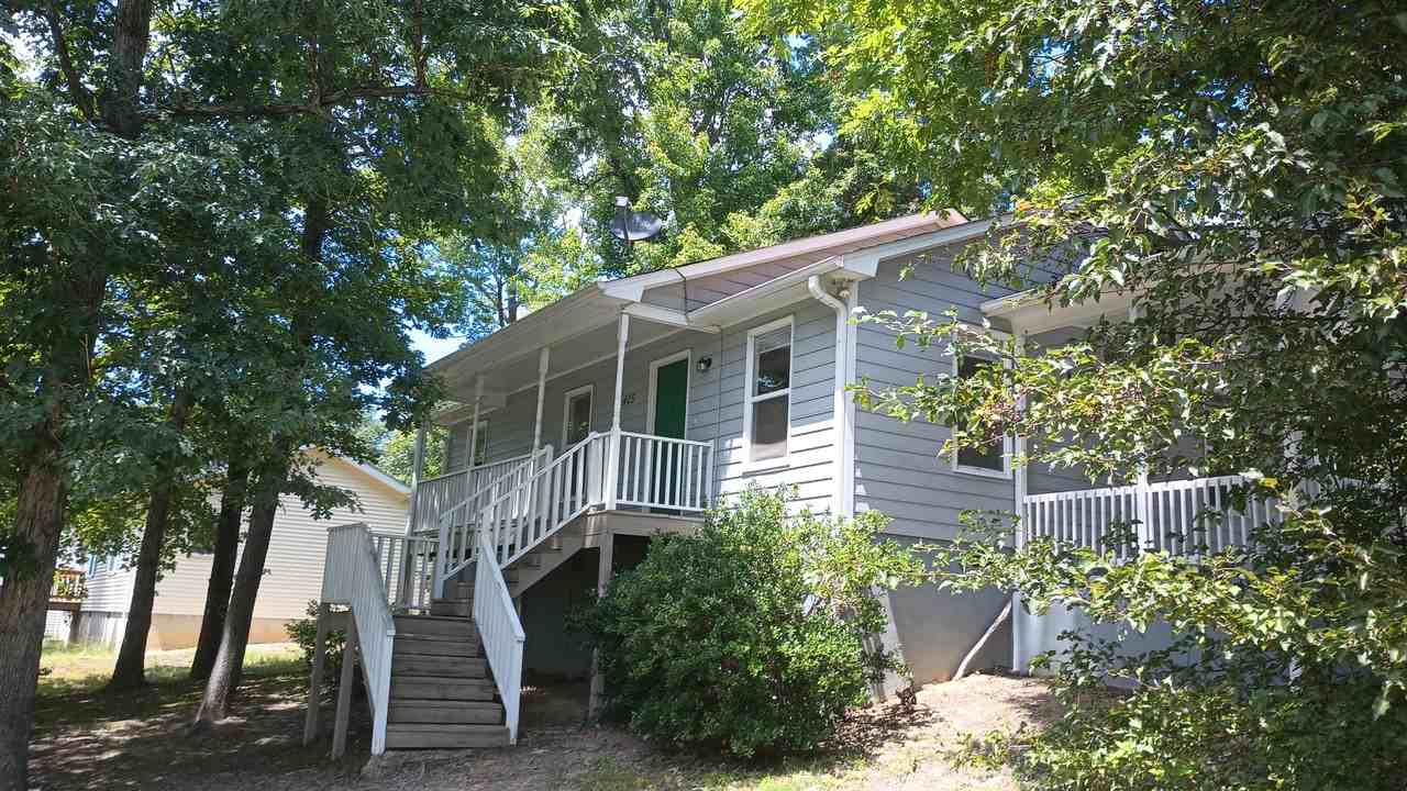 405 S Adams St - Photo 2 of 19