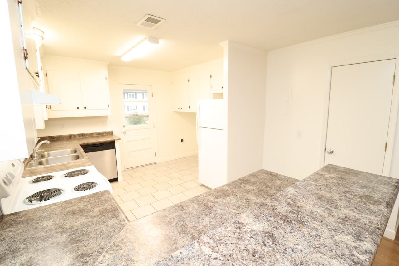 1426 Old Trinity Circle #10 - Photo 7 of 31