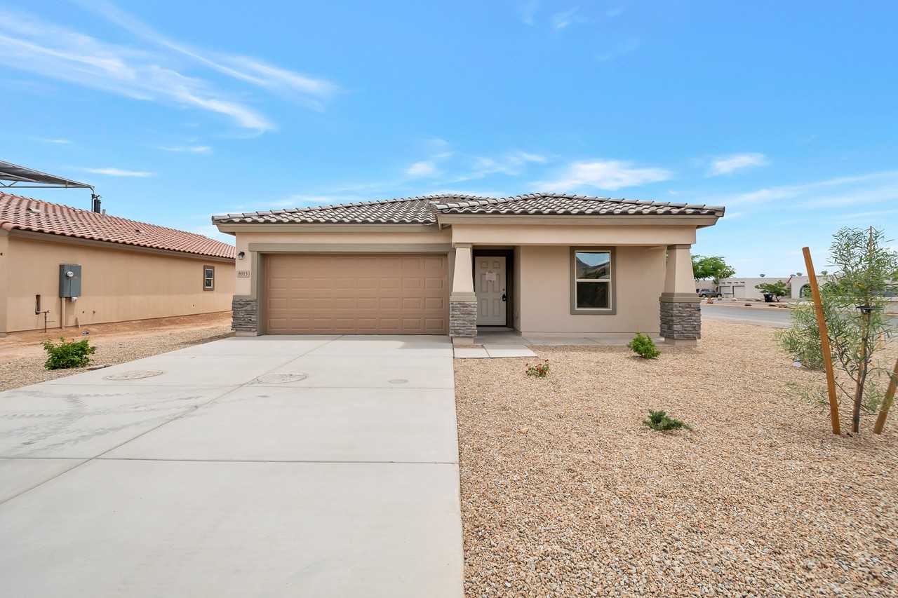 8013 S Namaka Dr - Photo 2 of 20