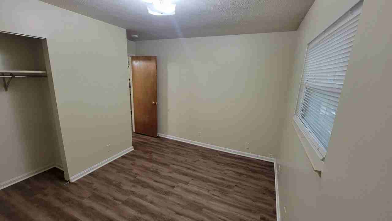 4224 Glen Hill Manor Dr - Photo 3 of 9