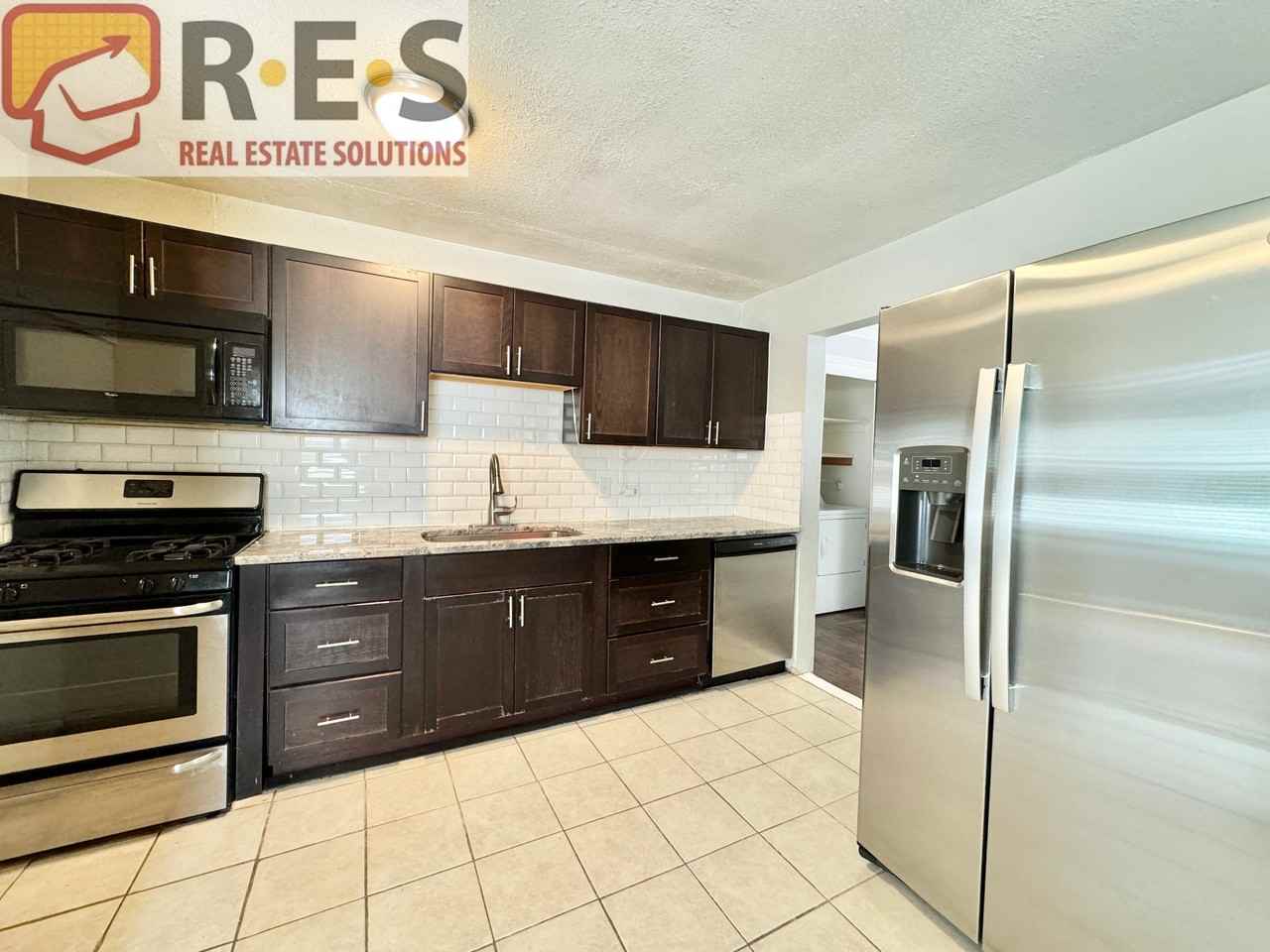 1738 Verbena St - Photo 4 of 11
