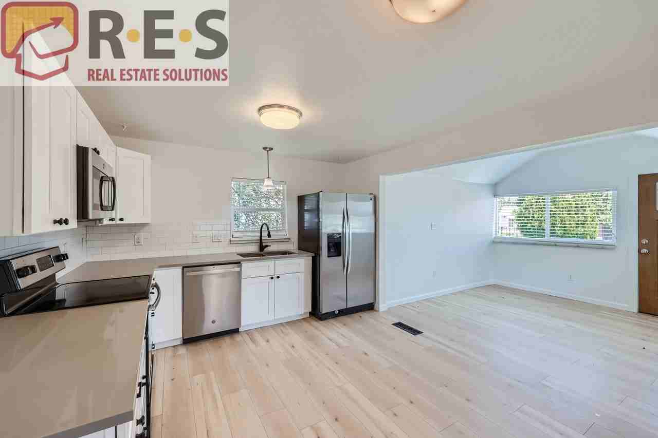 155 Lowell Blvd - Photo 6 of 27