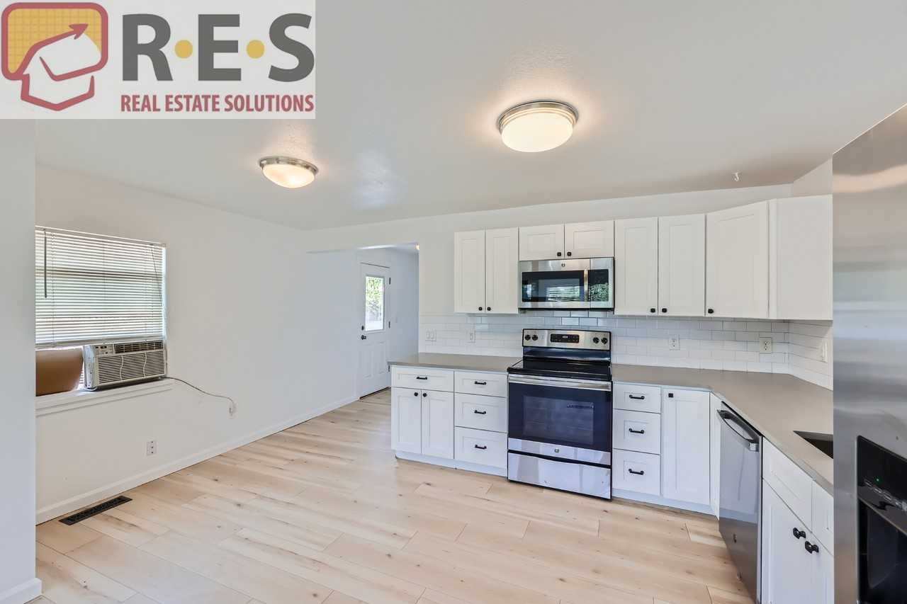 155 Lowell Blvd - Photo 7 of 27