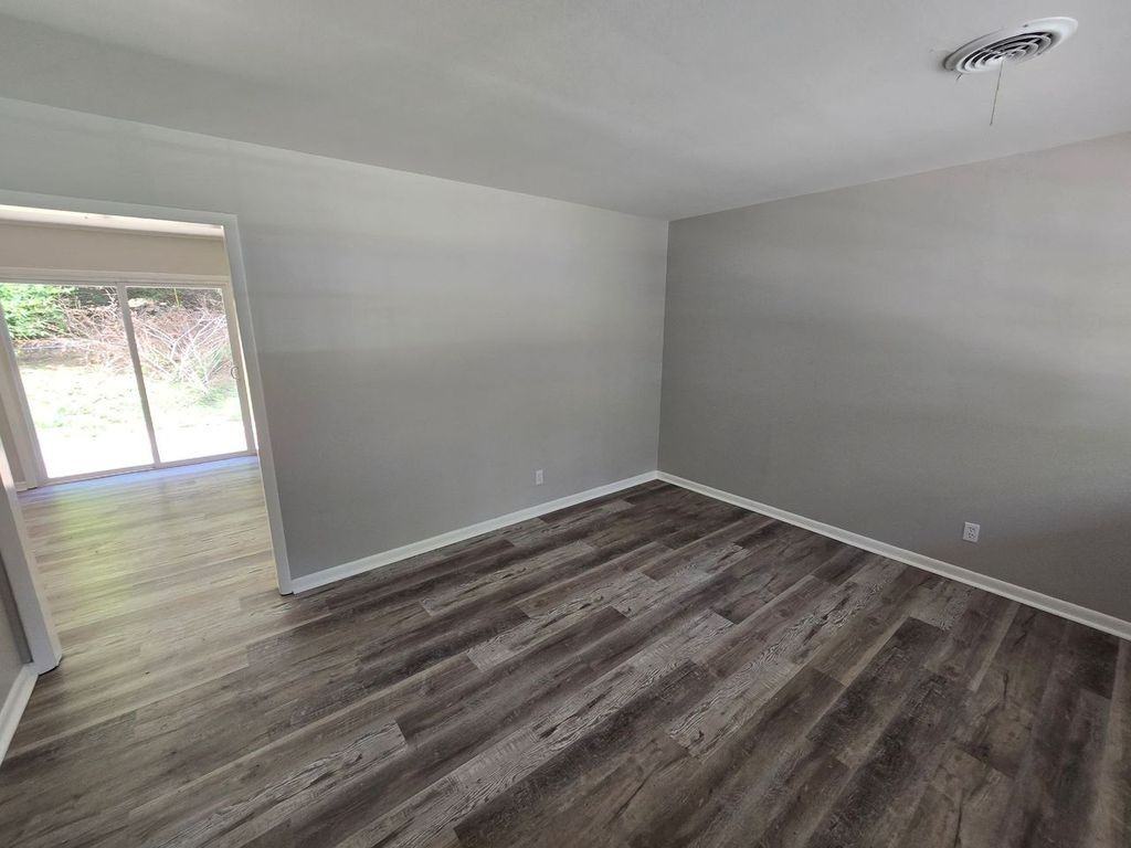 20 Glendale Dr - Photo 2 of 8