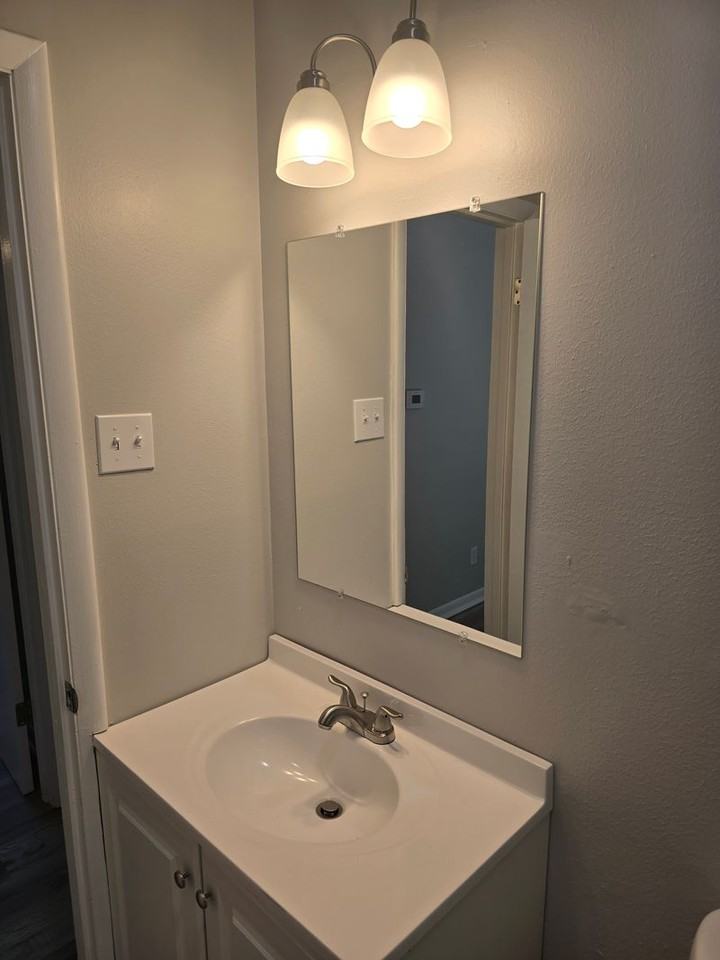 20 Glendale Dr - Photo 3 of 8