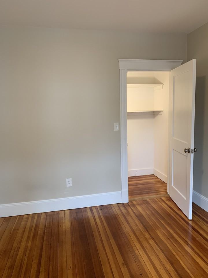 24 Moraine St - Photo 4 of 20