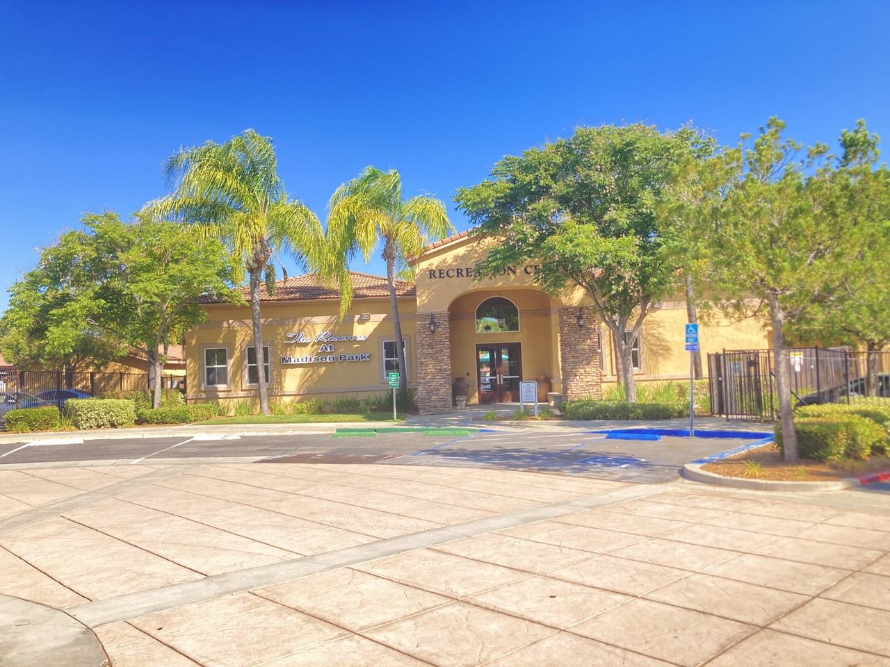 41410 Juniper St #1923