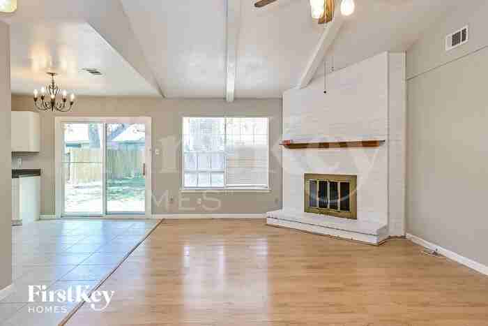 2707 Wood River Dr - Photo 3 of 16