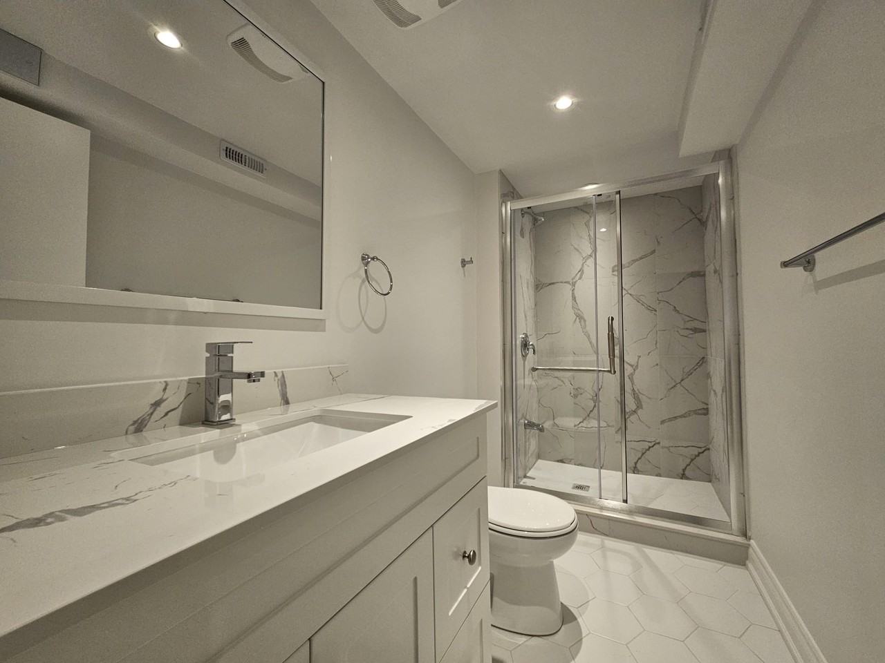 976 Timmins Gardens - Photo 3 of 6