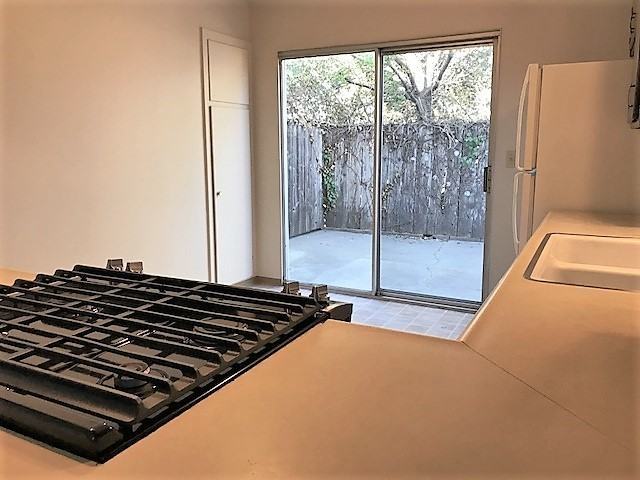 992 Fair Oaks Ave - Photo 3 of 15