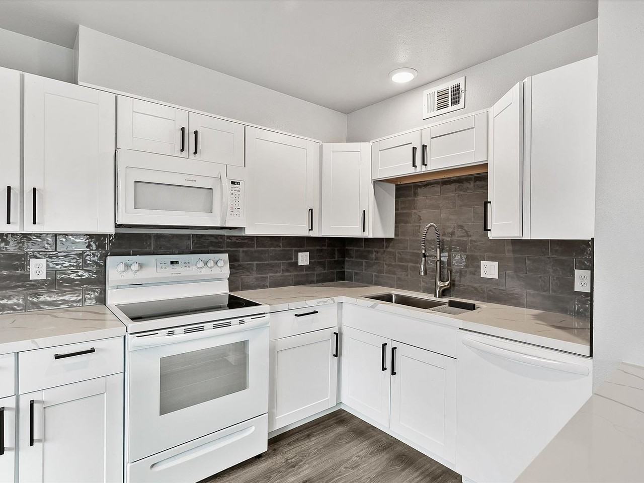 1572 Lander Street #1572 - Photo 3 of 10