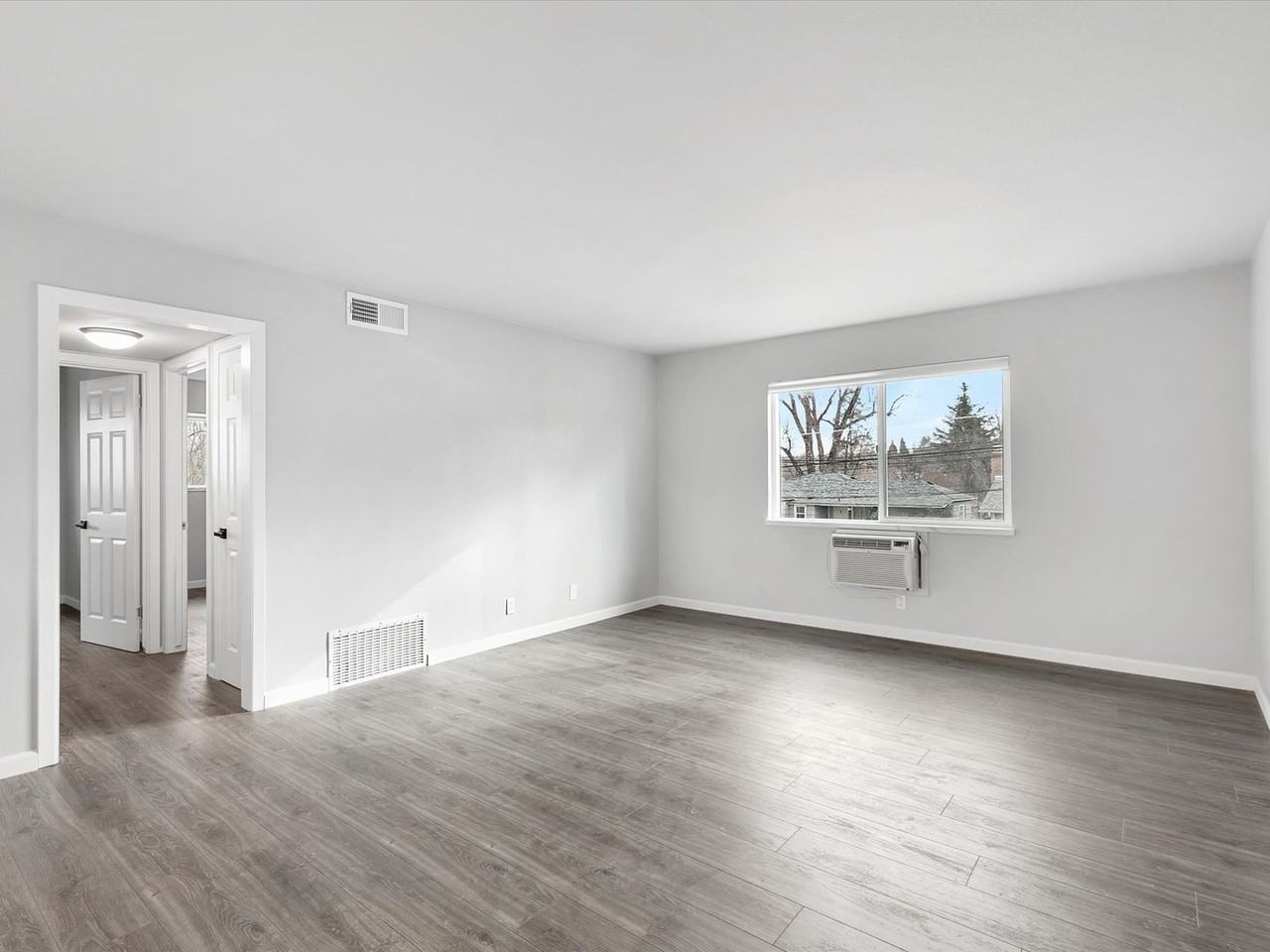 1572 Lander Street #1572 - Photo 5 of 10